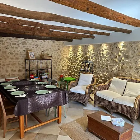 Maset Del Riu * Вальдерробрес